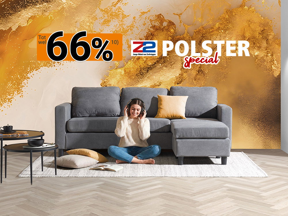 Vrouw met koptelefoon zit voor grijze hoekbank, reclame voor Polster-Spezial met tot 66% korting.