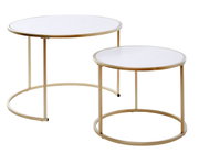 Set van twee salontafels met ronde, witte tafelbladen en gouden metalen onderstellen, zijaanzicht