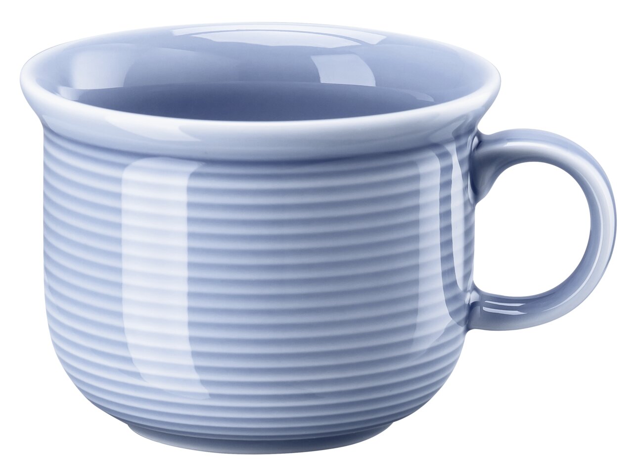 Blaue Espresso-Obertasse mit geriffelter Oberfläche, seitliche Perspektive