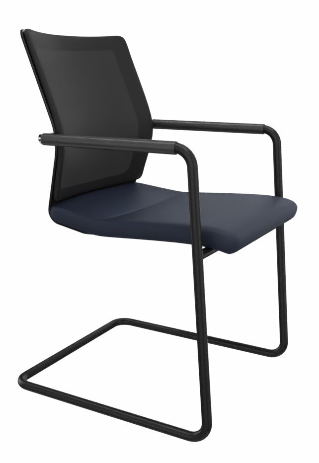 Moderner Freischwinger-Stuhl mit schwarzem Metallrahmen und dunkelblauer Sitzfläche, seitliche Perspektive