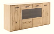 Holzsideboard mit Glasfronten, seitliche Perspektive