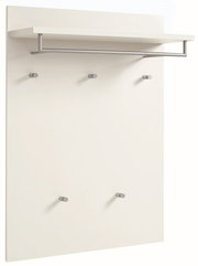 Weißes Paneel mit sechs Haken und einer Ablage, frontale Ansicht