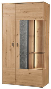 Vitrine aus Holz mit Glaselementen und Beleuchtung, frontal betrachtet