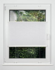 Plissee gefädelt 70x130cm an einem Fenster, von innen fotografiert