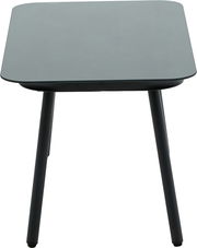 Moderner Gartentisch mit rechteckiger Tischplatte und vier Beinen, frontal fotografiert.