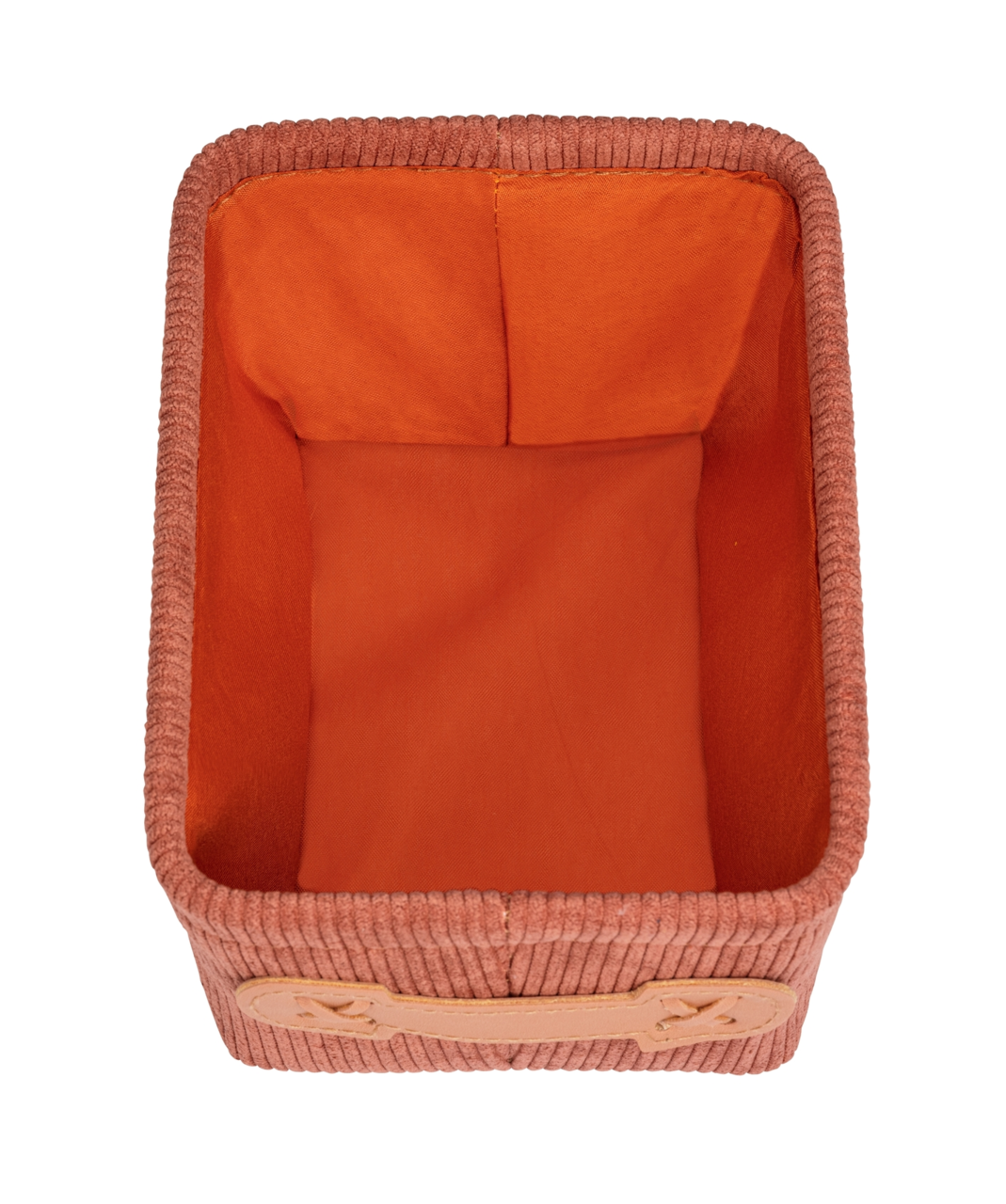 Vogelperspektive auf einen rechteckigen, orangefarbenen Badkorb mit textiler Innenauskleidung und dekorativem Griff.