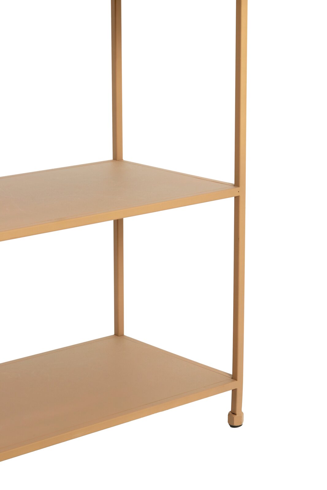 Close-up van een moderne, minimalistische metalen staande boekenkast in beige, gezien vanaf de zijkant