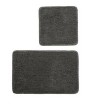 Zweiteiliges Badteppich-Set in Dunkelgrau, bestehend aus einem großen rechteckigen und einem kleineren quadratischen Teppich, aus der Vogelperspektive fotografiert.