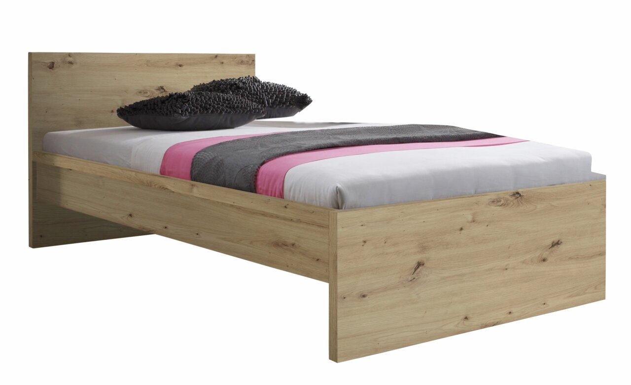 Holzbett mit Kopfteil, grauem Kissen und grauer sowie pinker Bettdecke, seitliche Perspektive