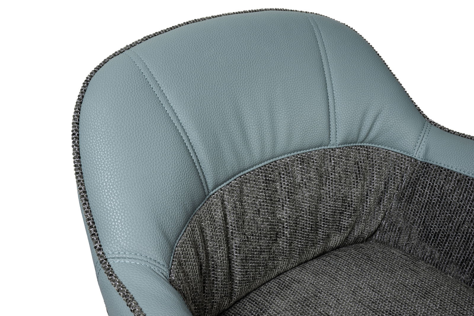 Nahaufnahme eines Drehstuhls mit grauem Stoff und blauer Lederpolsterung, von oben betrachtet.
