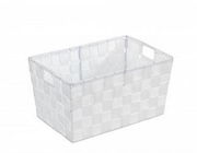 Weißer Badkorb Adria 'S' aus Kunststoffgeflecht, schräg von vorne fotografiert.