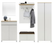 Garderoben-Set 6-tlg. in moderner, minimalistischer Optik mit weißem Finish und Holzakzenten, bestehend aus einem Spiegel, einem Schrank, einer Sitzbank mit Stauraum, und einer Wandgarderobe mit Haken und Ablage. Frontalansicht.
