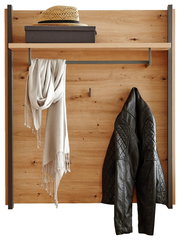 Holzpaneel mit Hutablage, Kleiderhaken und Ablagefläche, frontal betrachtet