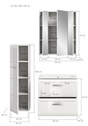 Weiße Badmöbel-Kombination mit Spiegelschrank, Hochschrank und Waschtischunterschrank mit Waschbecken, Maßangaben eingezeichnet, frontale Ansicht mit teils geöffneten Türen und Schubladen.