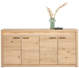 Holz-Sideboard mit drei Türen, dekoriert mit einer grünen Vase und einem Buch, Frontalansicht