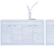 Holz-Sideboard mit drei Türen, dekoriert mit einer grünen Vase und einem Buch, Frontalansicht