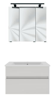 Frontale Ansicht eines modernen Badblocks mit einem dreitürigen Spiegelschrank und einem weißen Waschtisch mit Schubladen.