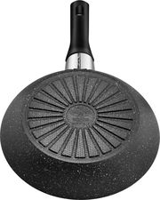 Ansicht von unten einer Bratpfanne mit 24 cm Durchmesser, schwarzer Griff und strukturierter Boden mit speckled Design.
