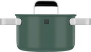 Grüner Kochtopf mit zwei silbernen Griffen und schwarzem Deckelgriff, Vorderansicht