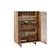 Hochwertiges Highboard aus Holz mit Glastüren, seitliche Perspektive, beleuchtete Regale mit Geschirr und Dekoration.