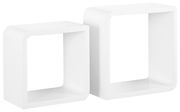 Zwei weiße, quadratische Wandregale in modernem Design, aus seitlicher Perspektive fotografiert.