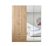 Moderner 4-türiger Kleiderschrank aus Holz mit zwei Spiegeltüren, frontal abgebildet.