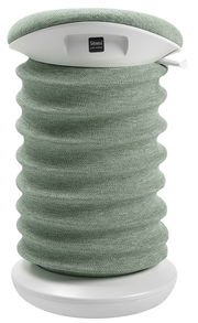 Aktiv-Sitz in grauer Farbe, seitliche Perspektive, mit wellenförmigem Stoffbezug und stabiler Basis.