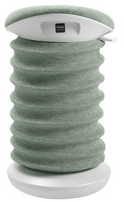 Actieve stoel in grijze kleur, zijaanzicht, met golvende stoffen bekleding en stevig onderstel.