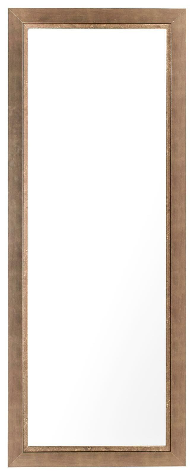 Großer rechteckiger Spiegel mit braunem Holzrahmen, frontal fotografiert.
