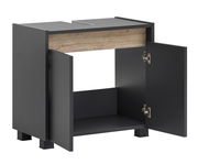 Waschbeckenunterschrank in dunklem Design mit zwei offenen Türen, seitliche Perspektive