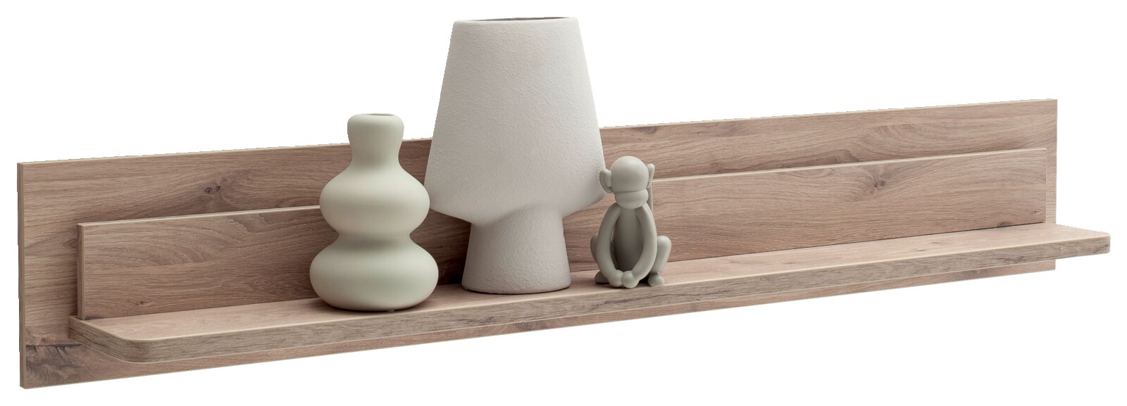 Langes Wandregal aus Holzoptik mit Rückwand und Ablagefläche, dekoriert mit Vase, Tischlampe und kleiner Figur, in frontaler leicht schräger Perspektive freigestellt auf weißem Hintergrund