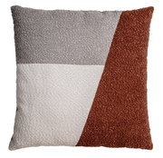 Kussen in bouclé-patchwork met grijze, witte en roestkleurige delen, vooraanzicht