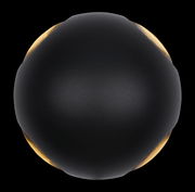 Schwarze LED-Außenwandleuchte in Kugelform, Ansicht von vorne