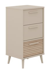 Beige Kommode mit drei Schubladen, davon eine mit Holzoptik, aus schräger Perspektive fotografiert