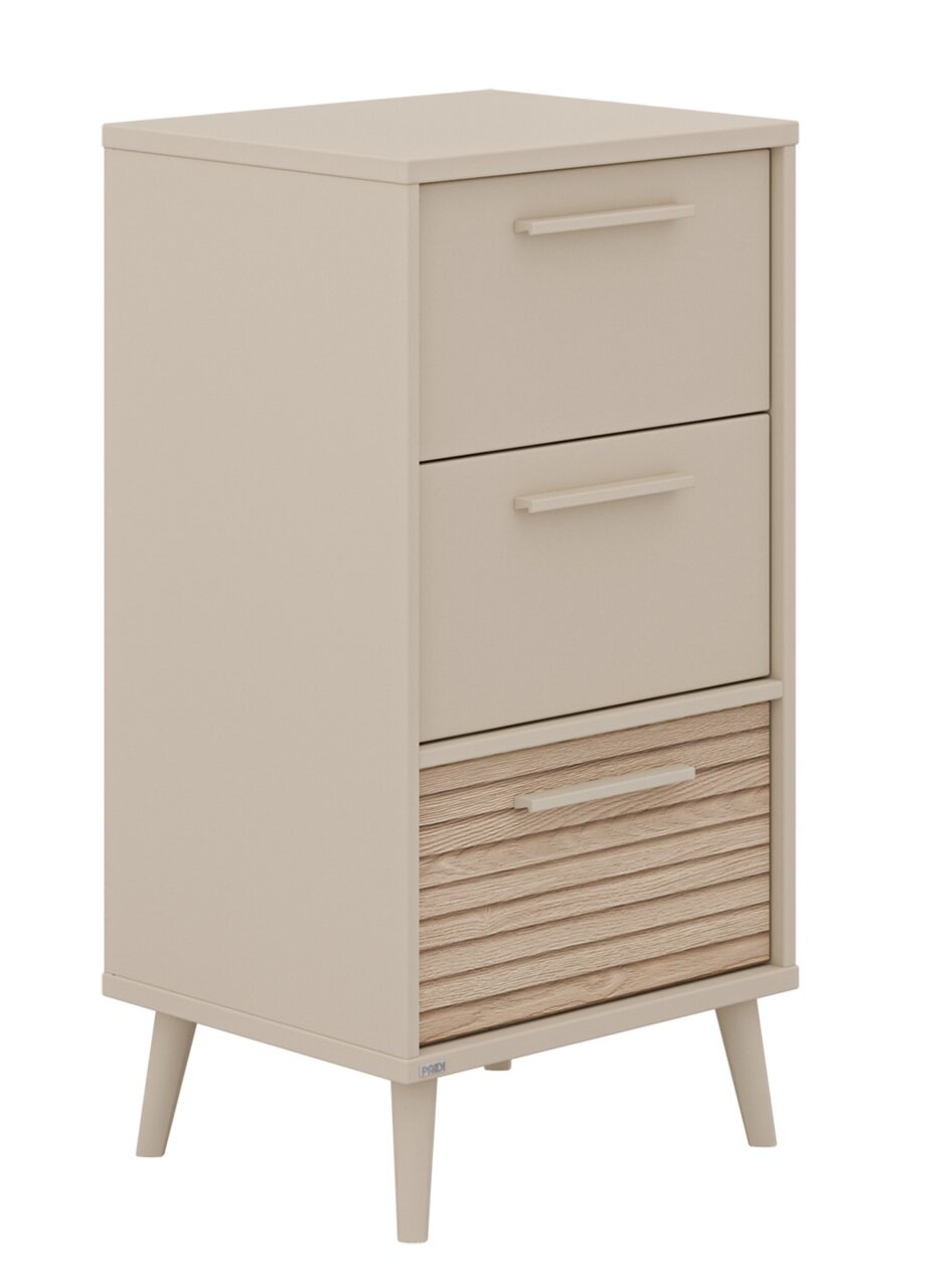 Paidi Kommode EEFJE Beige Kommode mit drei Schubladen, davon eine mit Holzoptik, aus schräger Perspektive fotografiert