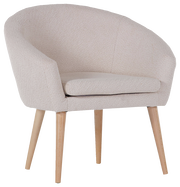 Moderner cremefarbener Sessel mit Holzbeinen, Vorderansicht