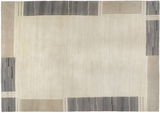 Wollteppich in rechteckiger Form mit einem minimalistischen Design in neutralen Tönen, aus der Vogelperspektive betrachtet.