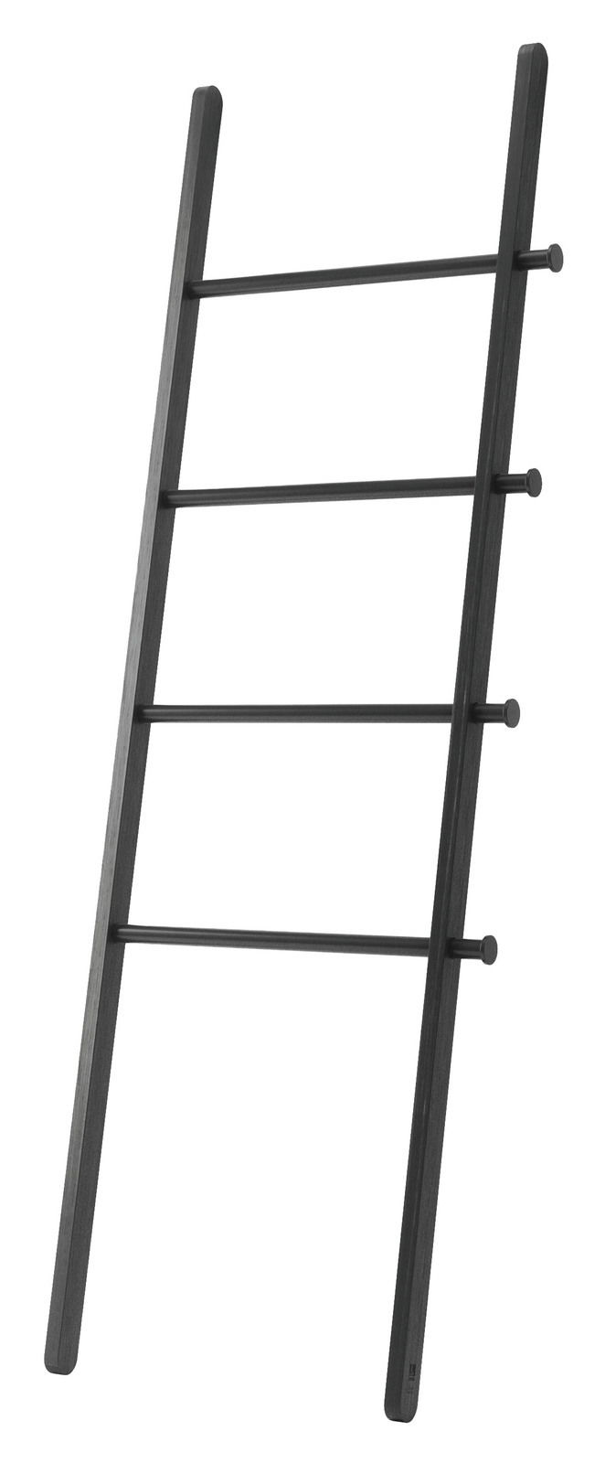 Schwarze Leiter mit vier Sprossen, schräg von der Seite fotografiert.