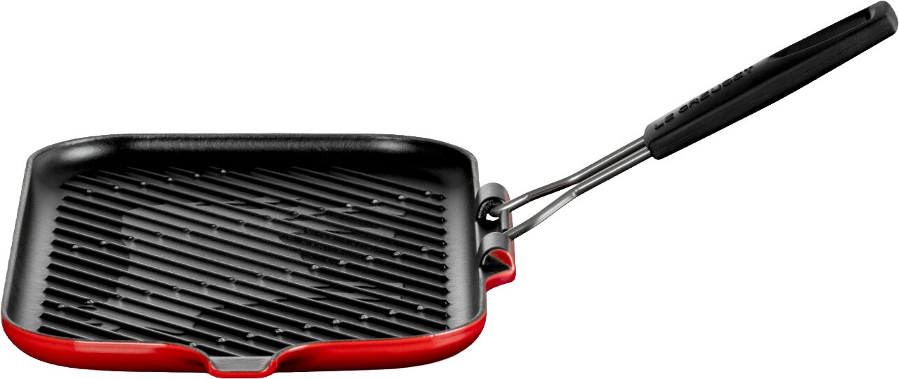 Rode vierkante grillpan met geribbelde antiaanbakbodem en lange zwarte handgreep, schuin van boven in driekwartperspectief