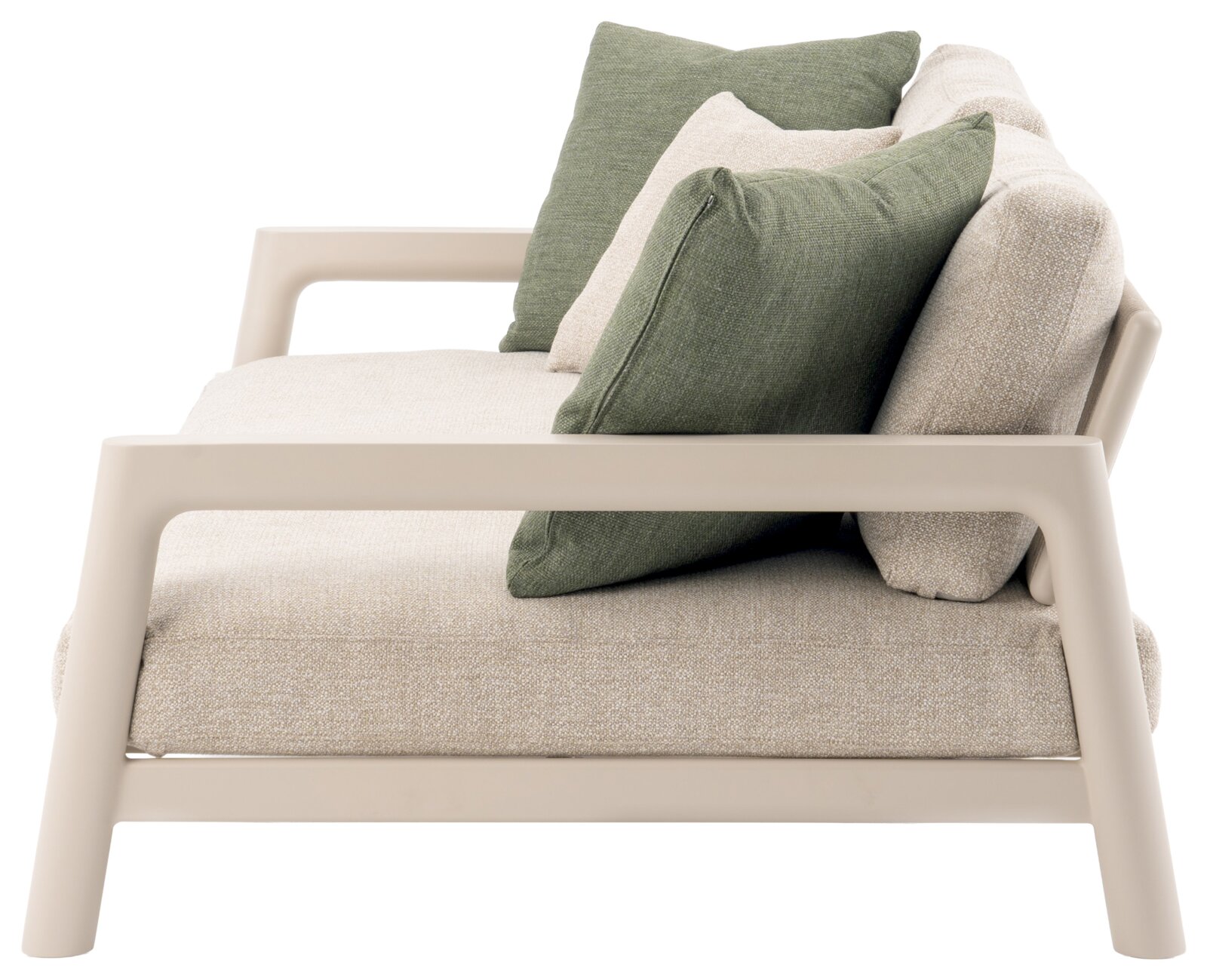 Zijaanzicht van een driezits loungebank met beige bekleding en groene kussens.