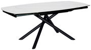 Moderner Esstisch mit weißer Marmoroptik-Tischplatte und schwarzem, gekreuztem Metallgestell, seitliche Perspektive