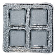 Vogelperspektive auf eine quadratische, strukturierte Servierschale mit vier abgetrennten Bereichen.