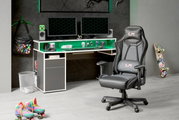 Gamingstoel in een moderne gamekamer, zijaanzicht