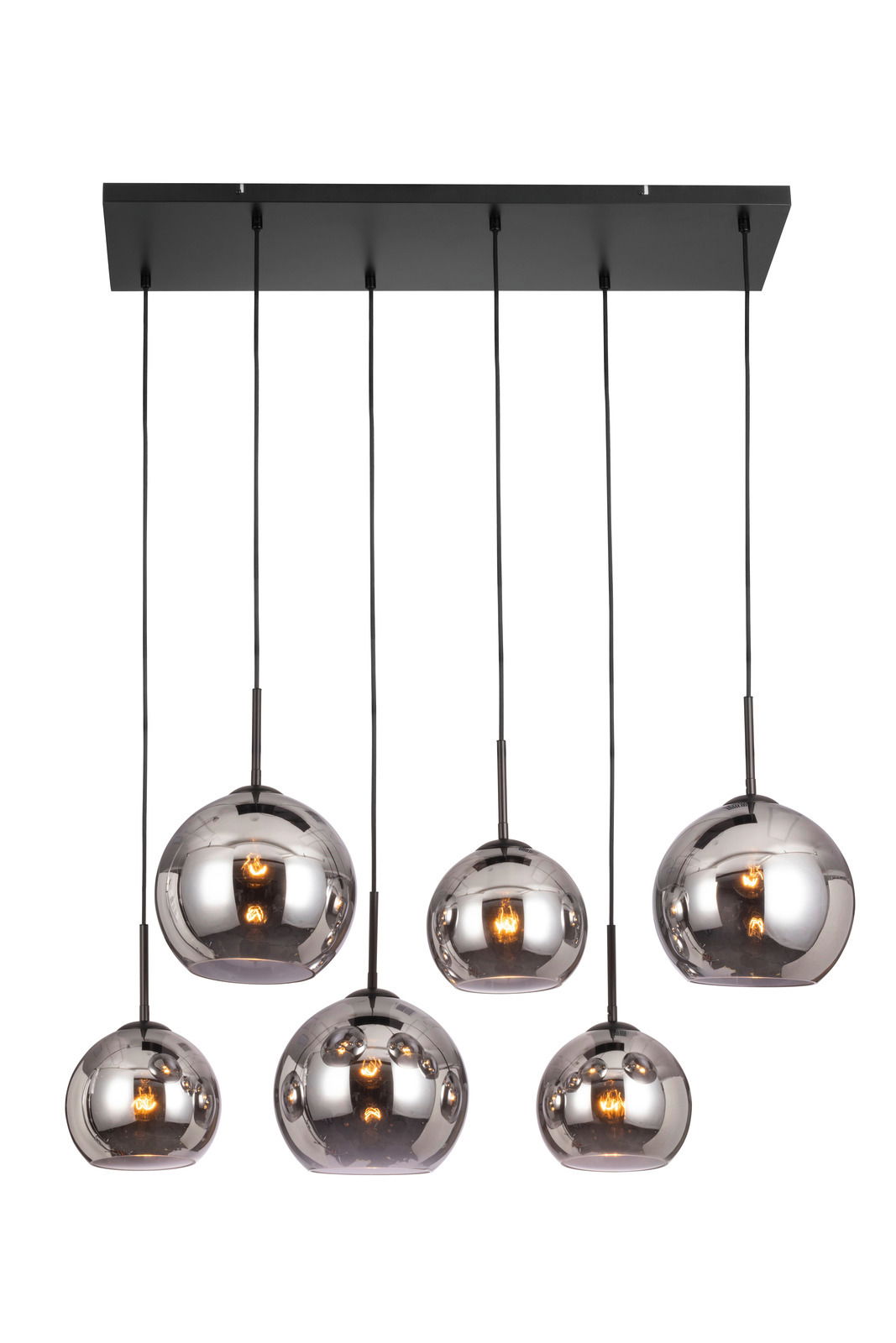 Moderne Hängeleuchte mit sechs kugelförmigen, verchromten Lampenschirmen, von unten betrachtet.