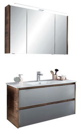 Moderne Badkombination mit Spiegelschrank und Waschbeckenunterschrank in Holzoptik, frontal betrachtet.