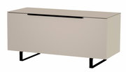 TV-Lowboard in Beige mit schwarzem Griff und Metallbeinen, seitliche Perspektive