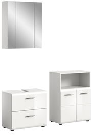 Badezimmermöbel-Set bestehend aus einem Spiegelschrank, einem Unterschrank mit zwei Schubladen und einem Hochschrank mit offenen und geschlossenen Fächern, Perspektive von vorne.