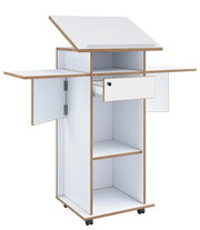 Mobiler Küchen- oder Servierwagen in Weiß mit Holzoptik-Kanten, aufgeklappter Deckplatte und seitlichen Klappflächen, offener Schublade, Türen und Regalfächern auf Rollen; Ansicht schräg von vorn (3/4-Perspektive)