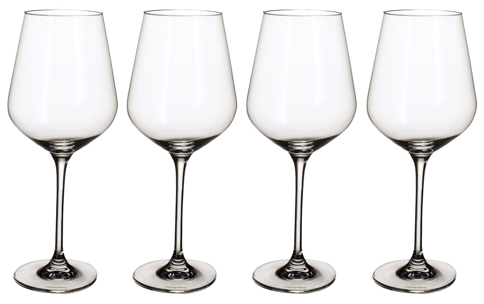 Vier elegante Bordeauxkelche aus Glas, frontal fotografiert, ideal für stilvolle Weinverkostungen.