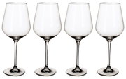 Vier elegante glazen bordeauxglazen, van voren gefotografeerd, ideaal voor stijlvolle wijnproeverijen.
